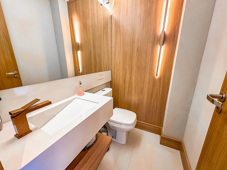 Apê de Luxo em Gramado | 2 Suítes + Lareira