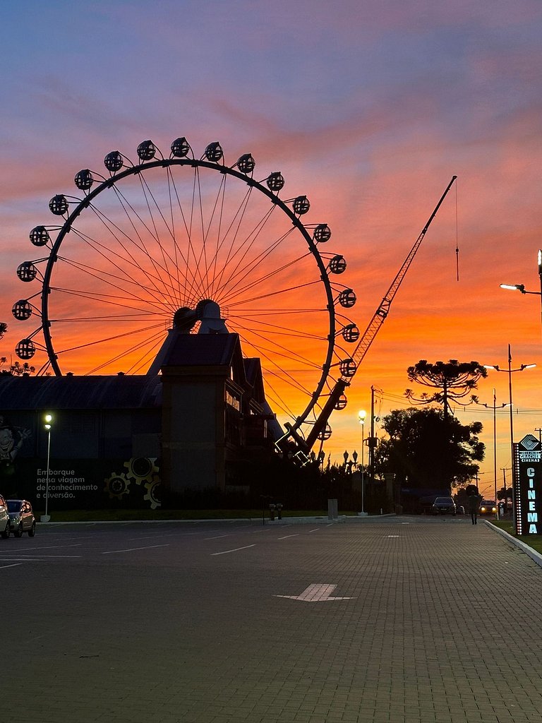 Ao lado da roda gigante, apt de alto padrao
