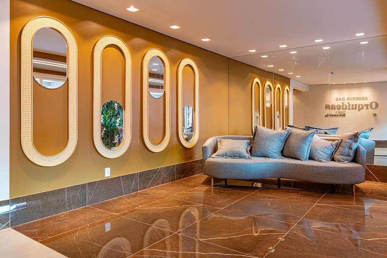 Borges , apto a poucos metros Rua Coberta