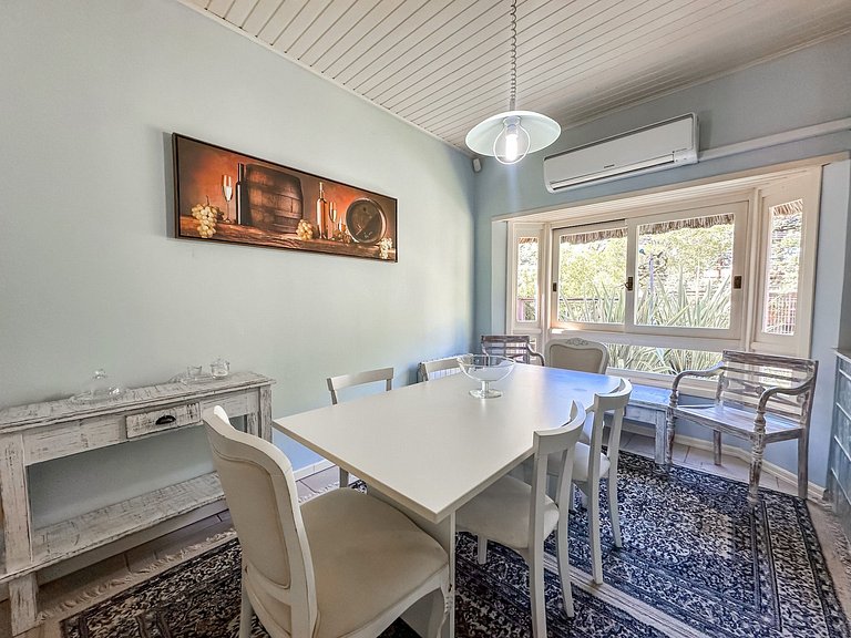 Aconchegante casa ao lado do Lago Negro