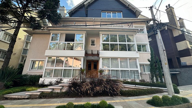 Apto a 150 metros da Rua Coberta