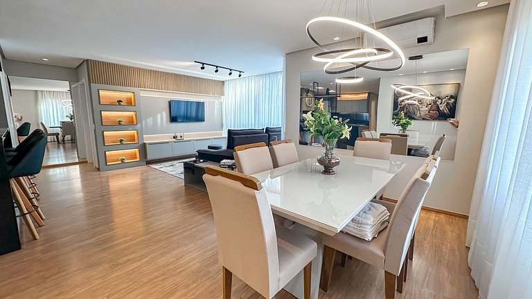 Apto a 150 metros da Rua Coberta