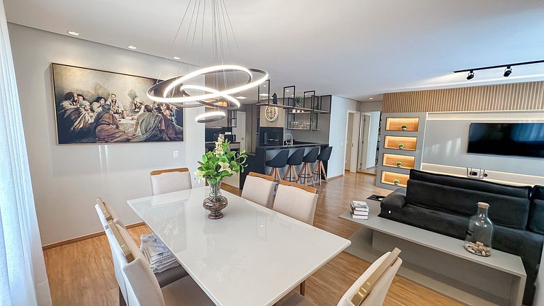 Apto a 150 metros da Rua Coberta