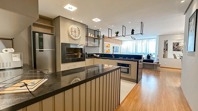 Apto a 150 metros da Rua Coberta