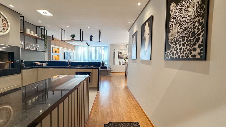 Apto a 150 metros da Rua Coberta