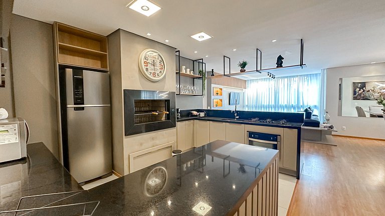 Apto a 150 metros da Rua Coberta