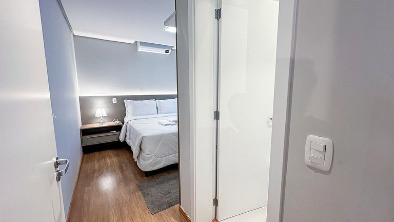 Apto a 150 metros da Rua Coberta