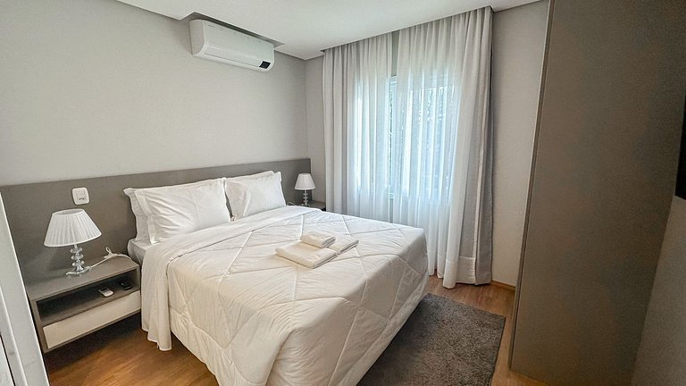 Apto a 150 metros da Rua Coberta