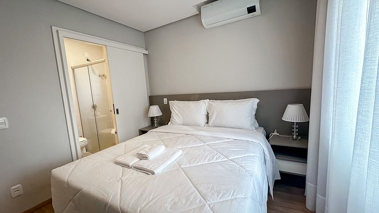 Apto a 150 metros da Rua Coberta