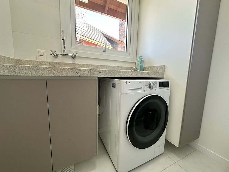 A 100 metros da Rua Coberta!