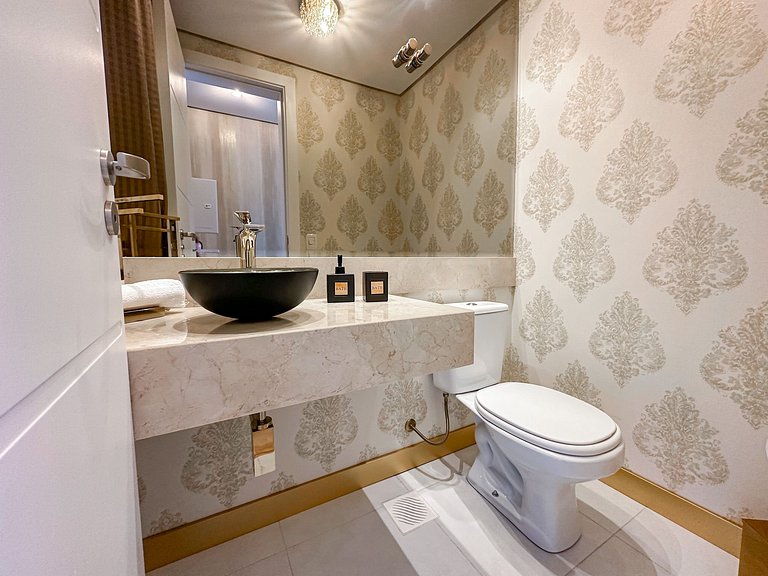 A 100 metros da Rua Coberta!