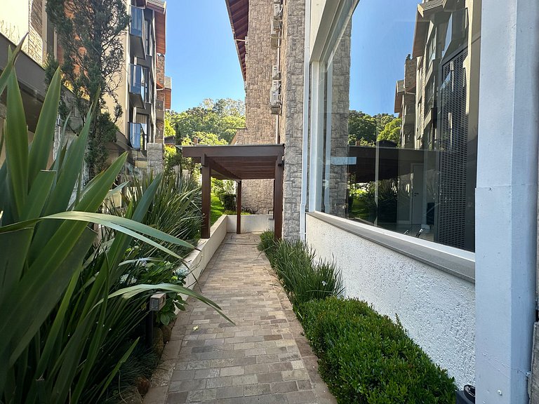 A 100 metros da Rua Coberta!