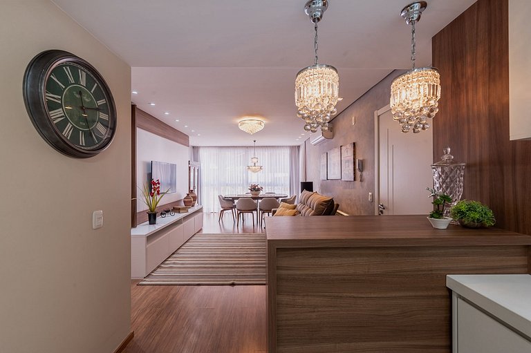 Apto a 150 metros da Rua Coberta