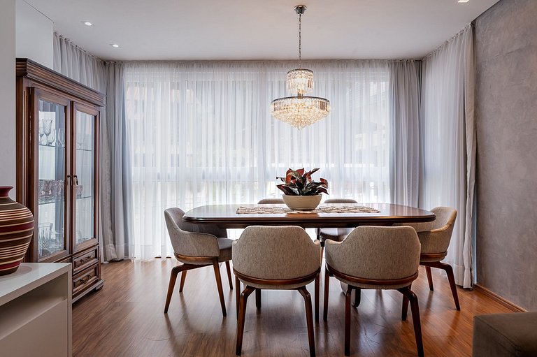 Apto a 150 metros da Rua Coberta