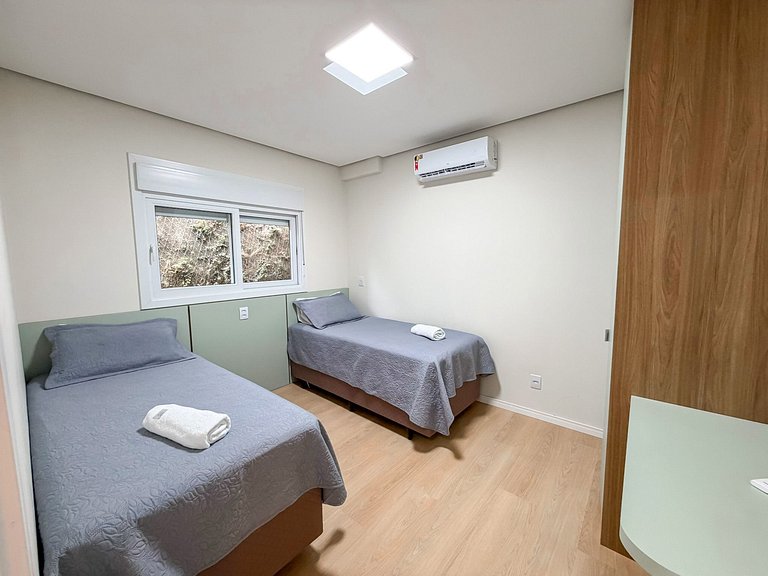 Excelente apto em Gramado, 1km do centro