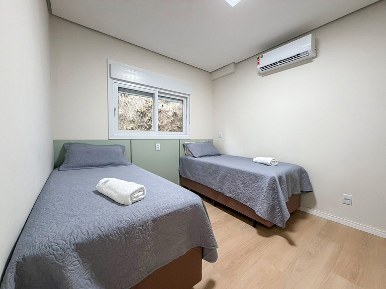 Excelente apto em Gramado, 1km do centro