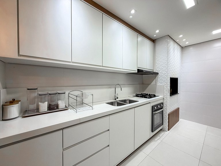 Apto a 150 metros da Rua Coberta