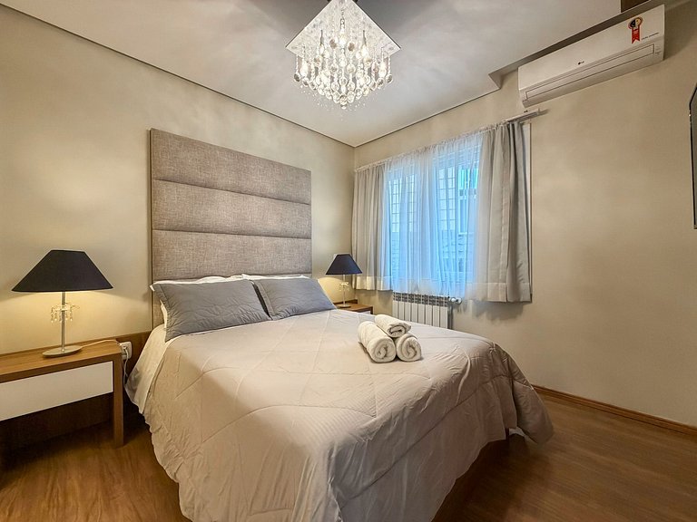 Apto a 150 metros da Rua Coberta