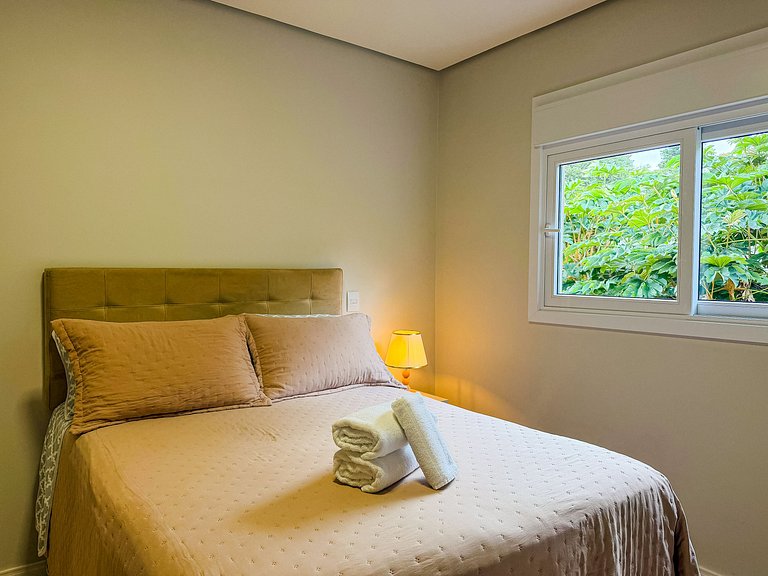 Apto com vista em Gramado, 2 quartos, a 1km da Rua Coberta