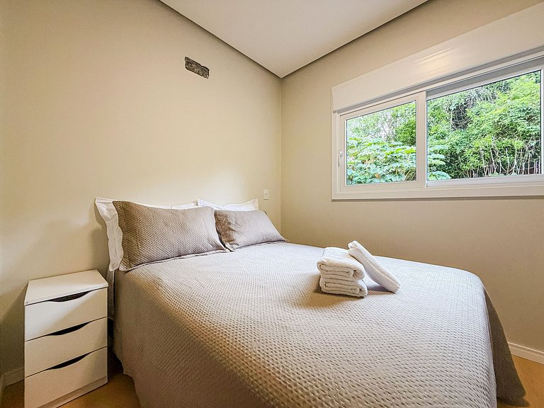 Apto com vista em Gramado, 2 quartos, a 1km da Rua Coberta