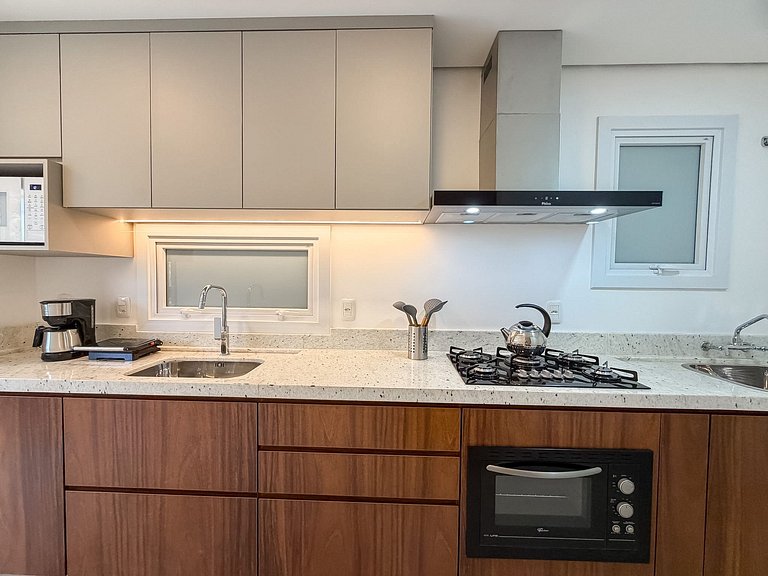 2 suítes • Acomoda 6 • Bavária • Conforto premium