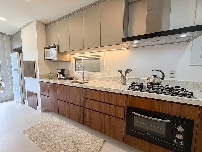 2 suítes • Acomoda 6 • Bavária • Conforto premium