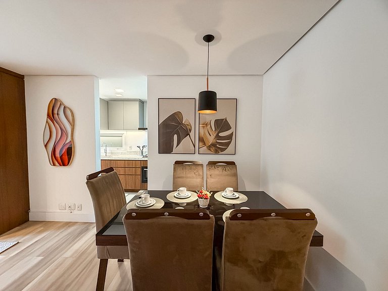 2 suítes • Acomoda 6 • Bavária • Conforto premium