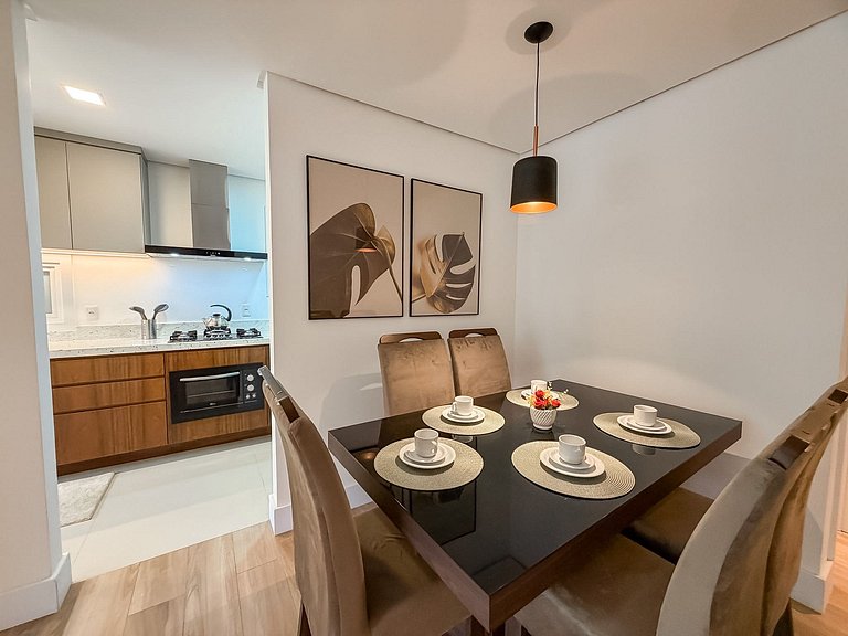 2 suítes • Acomoda 6 • Bavária • Conforto premium