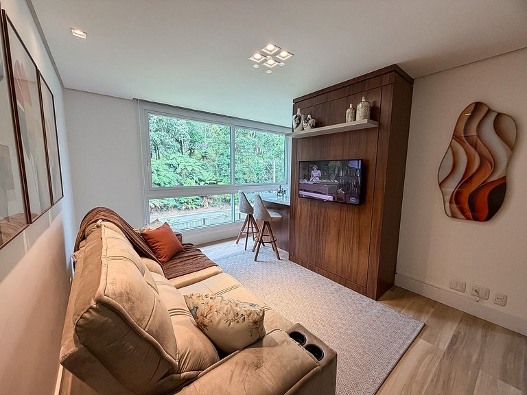 2 suítes • Acomoda 6 • Bavária • Conforto premium