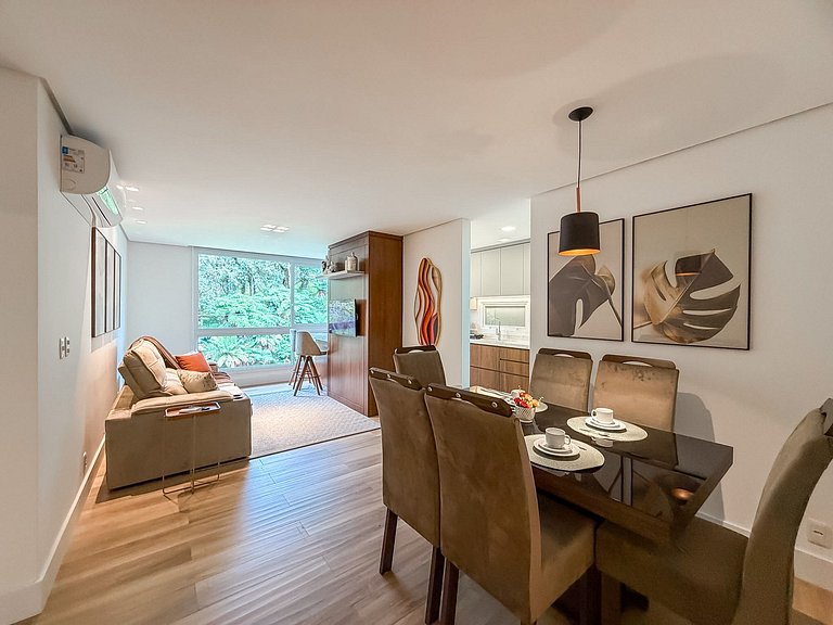 2 suítes • Acomoda 6 • Bavária • Conforto premium