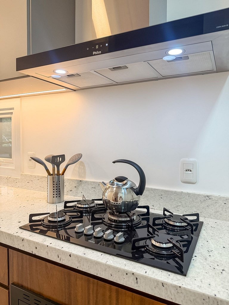 2 suítes • Acomoda 6 • Bavária • Conforto premium