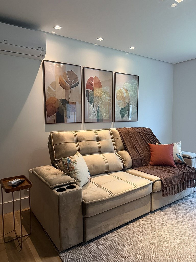 2 suítes • Acomoda 6 • Bavária • Conforto premium