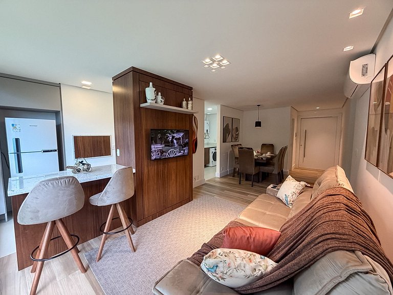 2 suítes • Acomoda 6 • Bavária • Conforto premium