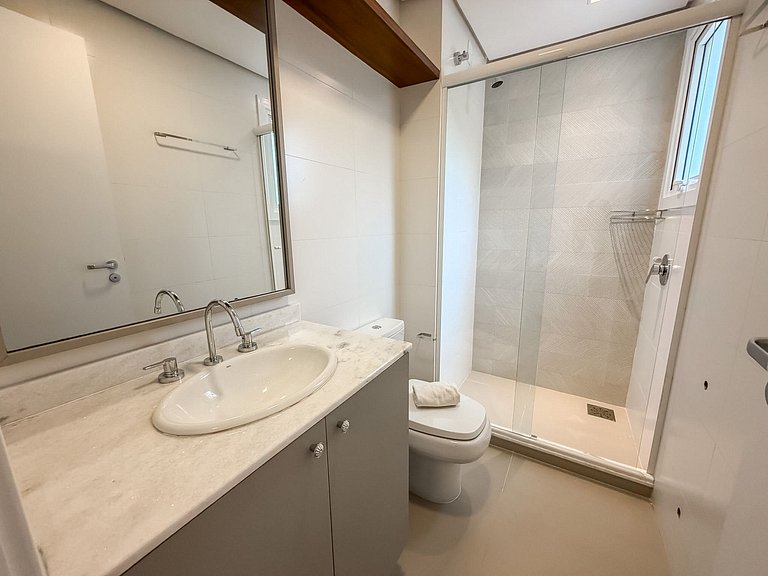 2 suítes • Acomoda 6 • Bavária • Conforto premium