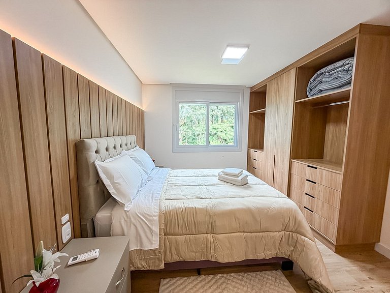 2 suítes • Acomoda 6 • Bavária • Conforto premium