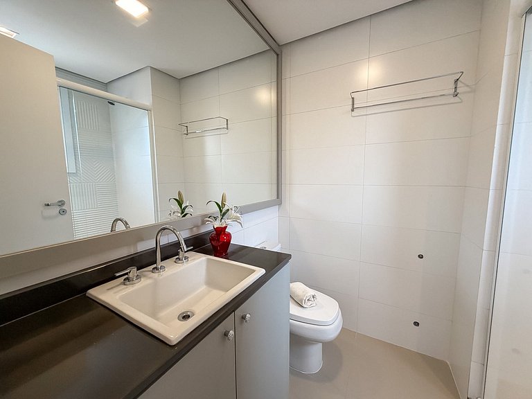 2 suítes • Acomoda 6 • Bavária • Conforto premium