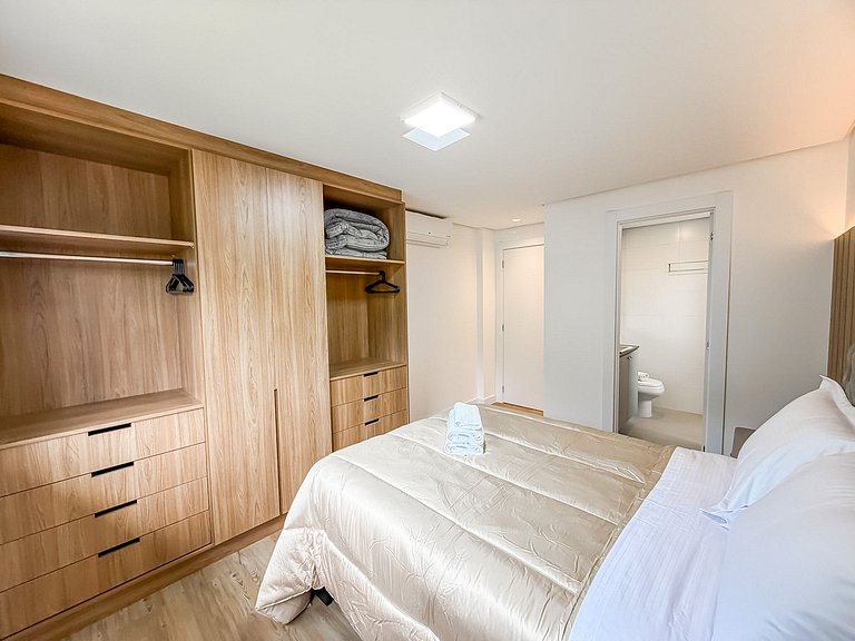 2 suítes • Acomoda 6 • Bavária • Conforto premium