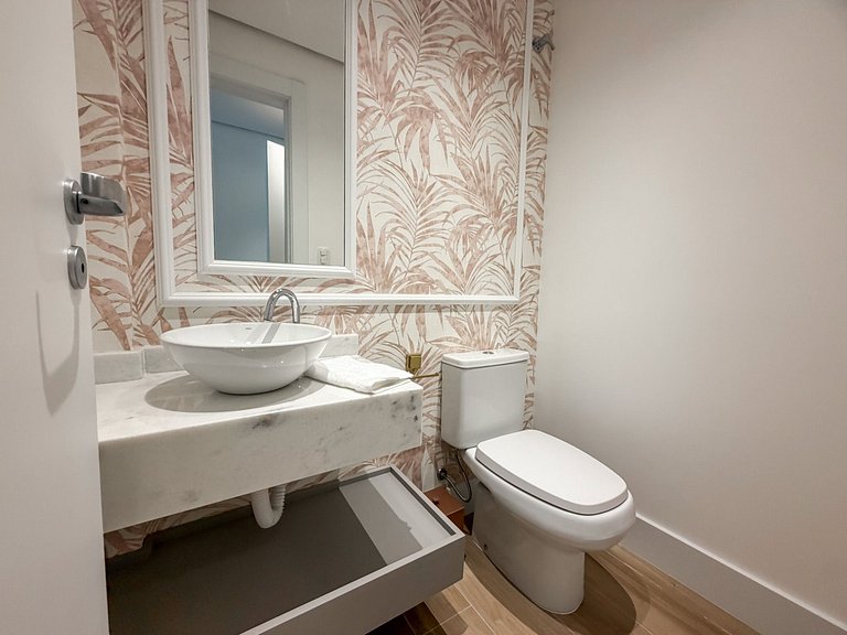 2 suítes • Acomoda 6 • Bavária • Conforto premium