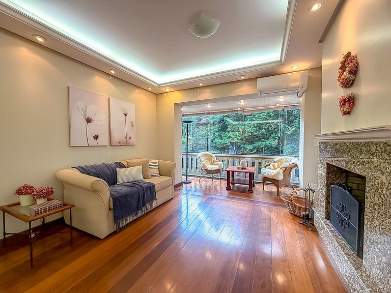 Apto a 500 metros da Borges de Medeiros