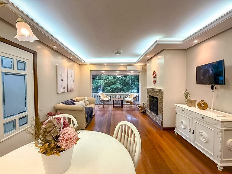 Apto a 500 metros da Borges de Medeiros