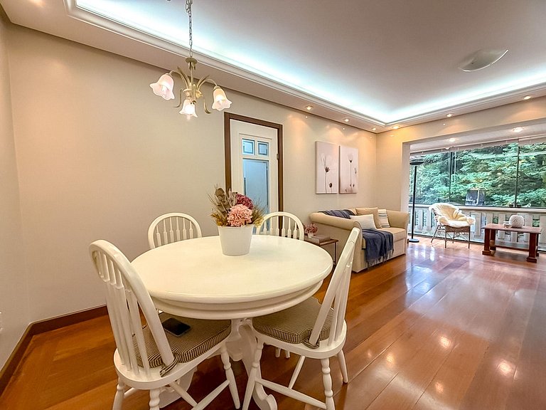 Apto a 500 metros da Borges de Medeiros