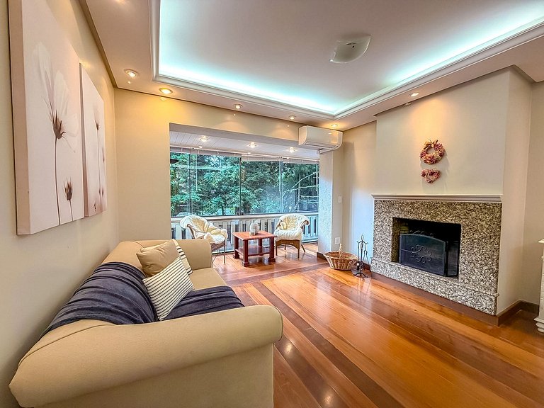 Apto a 500 metros da Borges de Medeiros