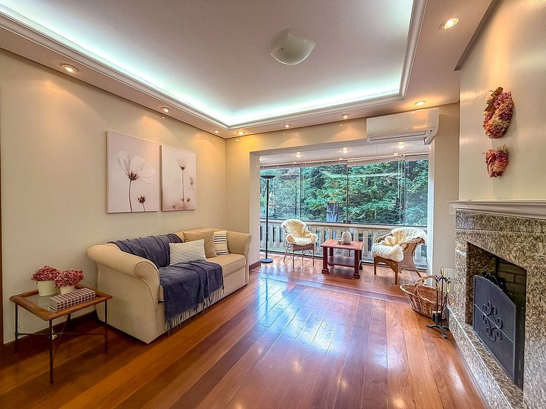 Apto a 500 metros da Borges de Medeiros