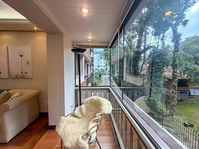 Apto a 500 metros da Borges de Medeiros