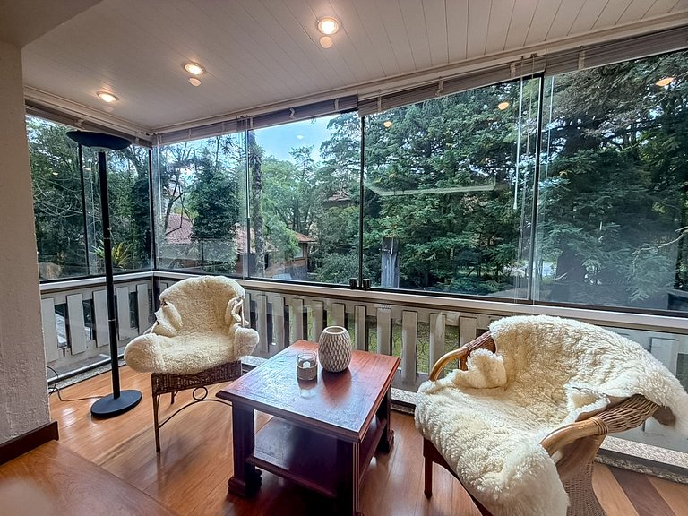 Apto a 500 metros da Borges de Medeiros