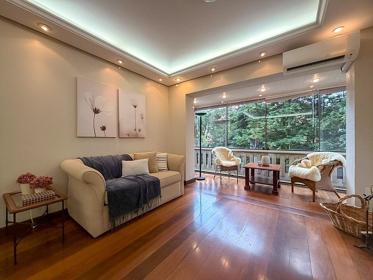 Apto a 500 metros da Borges de Medeiros