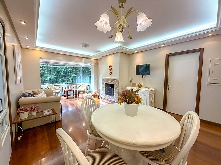 Apto a 500 metros da Borges de Medeiros