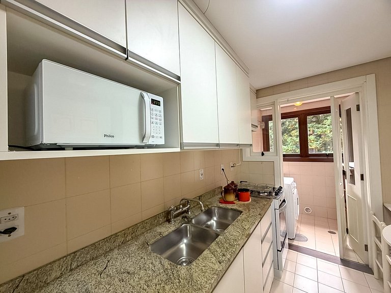 Apto a 500 metros da Borges de Medeiros