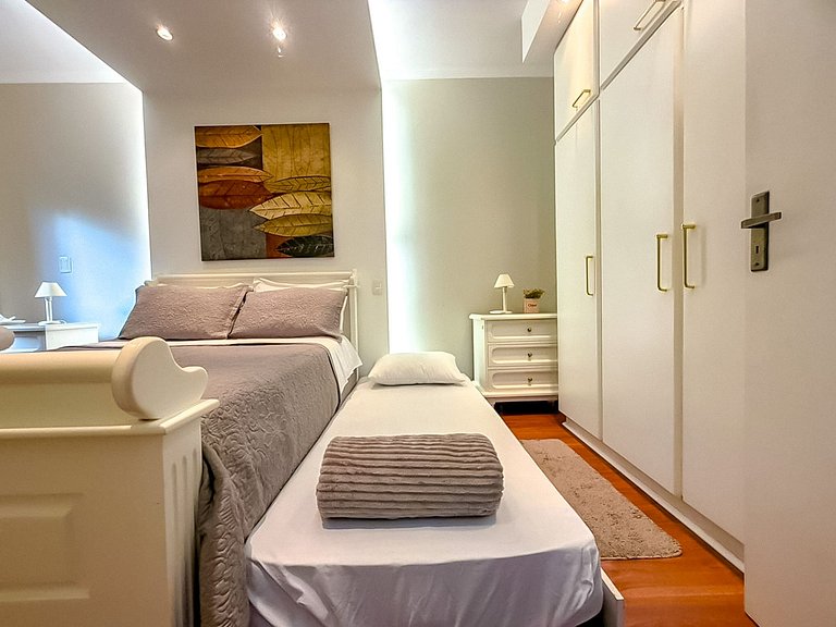 Apto a 500 metros da Borges de Medeiros