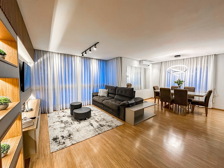 Apto a 150 metros da Rua Coberta